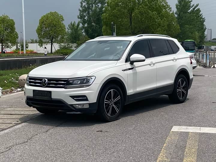 Tiguan L 2021 280TSI automatic two-wheel drive smart version
