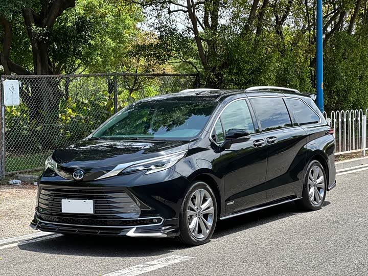 SIENNA 2021 2.5L Hybrid Premium Edition