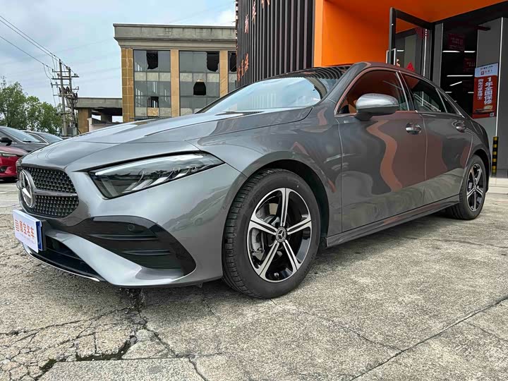 Mercedes-Benz A-Class 2025 facelift A 200 L fashionable model