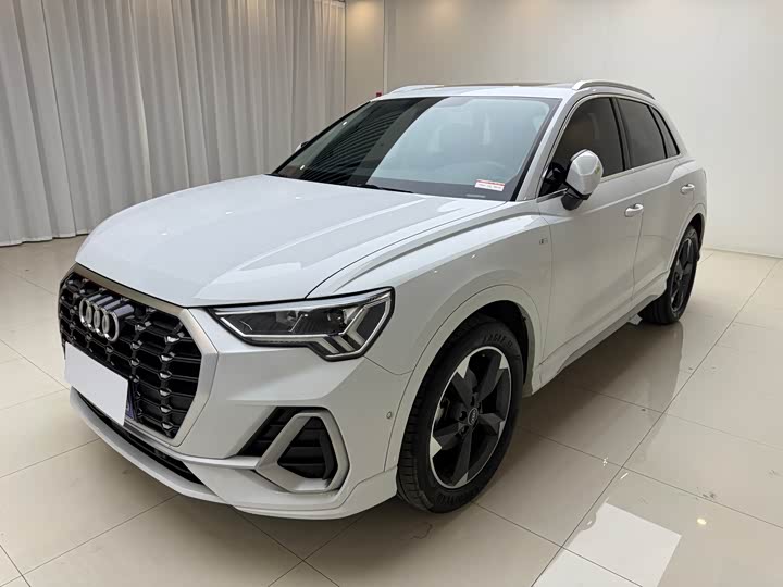Audi Q3 2022 35 TFSI Fashionable and Dynamic