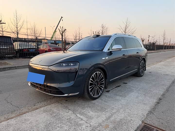 Wenjie M9 2024 extended range Ultra version 52kWh 6-seater version