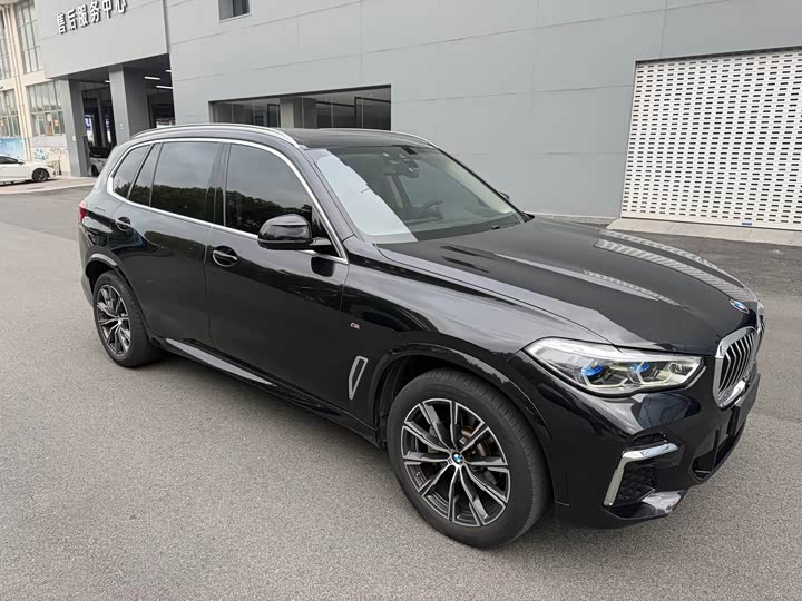 BMW X5 2022 xDrive 30Li Exclusive M Sports Package