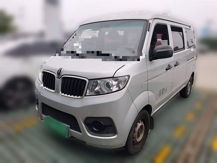 Hiace X30 2023 1.5L super luxury bus 5/6/7 seats non-air conditioning version SWC15M