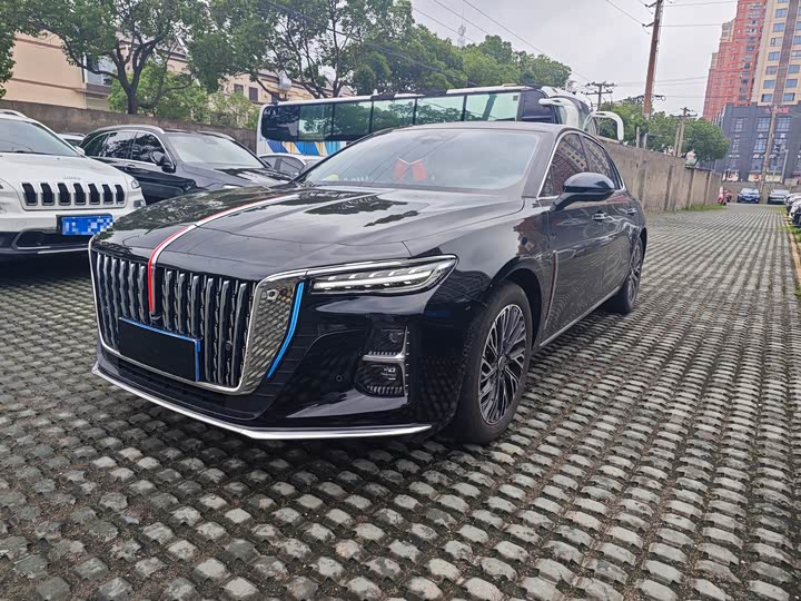 Hongqi H5 2025 2.0T automatic flagship version