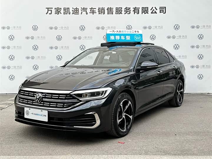 Sagitar 2025 Model 300TSI DSG Beyond Edition