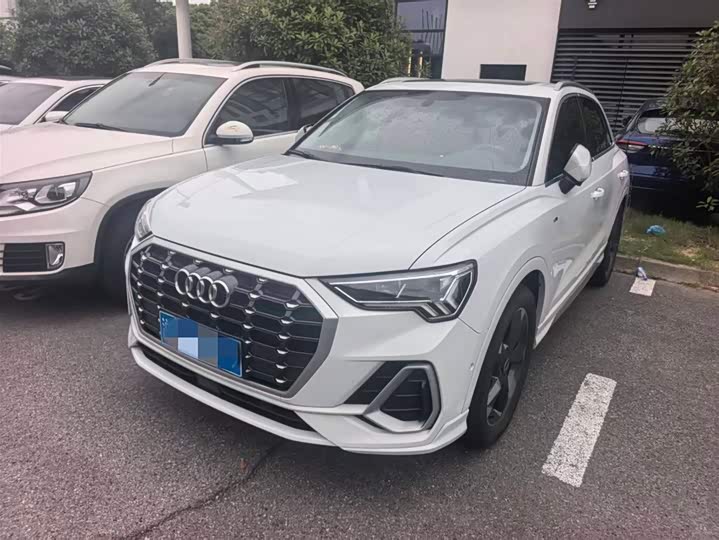 Audi Q3 2023 35 TFSI Fashionable and Dynamic (1.4T)