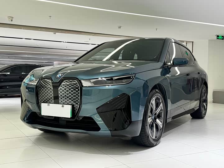 BMW iX 2023 facelift xDrive40