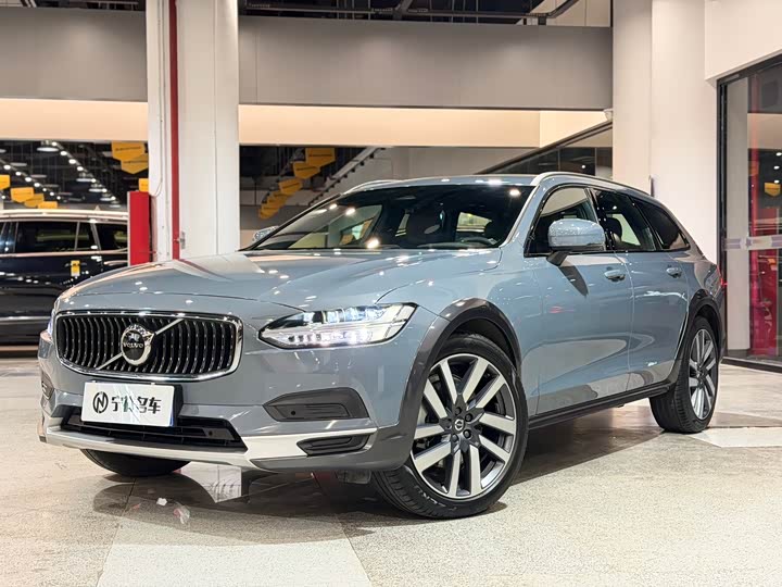 Volvo V90 2022 Cross Country B5 AWD Zhiyuan Edition