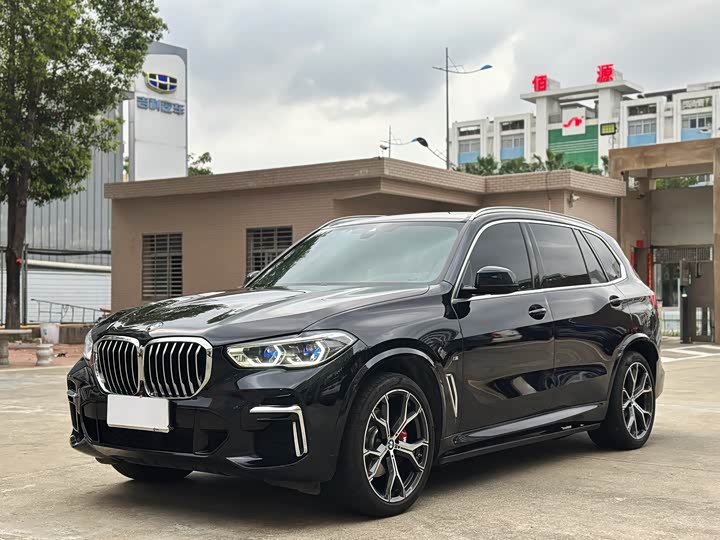 BMW X5 2022 facelift xDrive 40Li M sports package