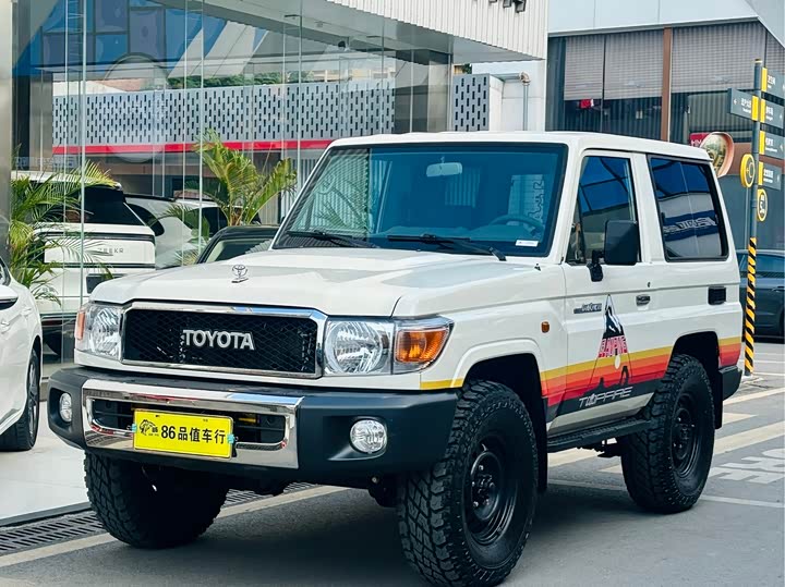 2024 Land Cruiser (Imported) LC71 2023 4.0L Manual
