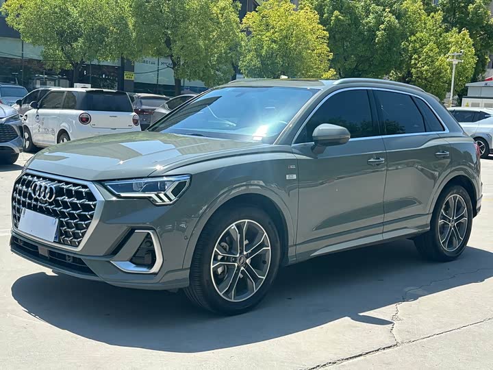 Audi Q3 2024 40 TFSI Fashionable and Dynamic