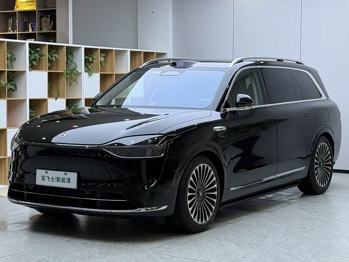 Wenjie M9 2025 extended range Ultra version 52kWh 6-seater version (192-line lidar)