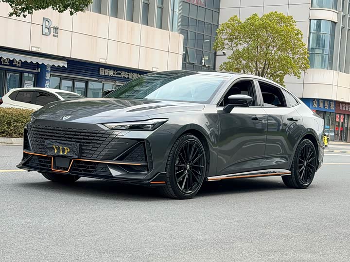 Changan UNI-V 2022 1.5T sports version