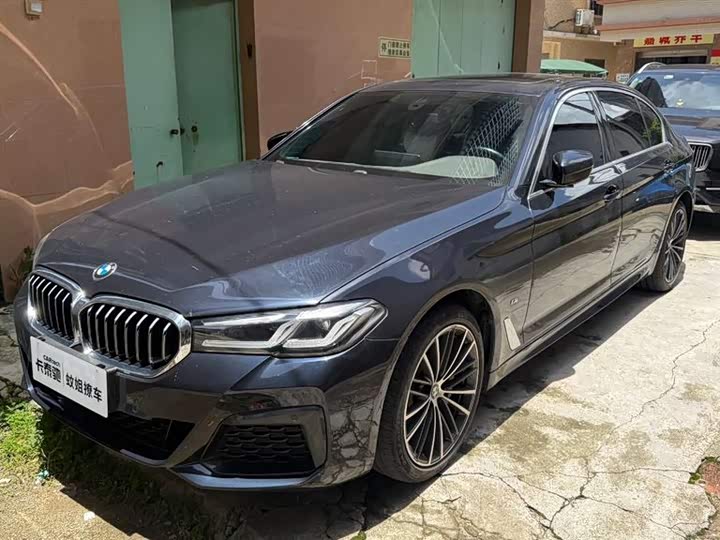 2022 BMW 5 Series 2022 530Li Leading M Sports Package