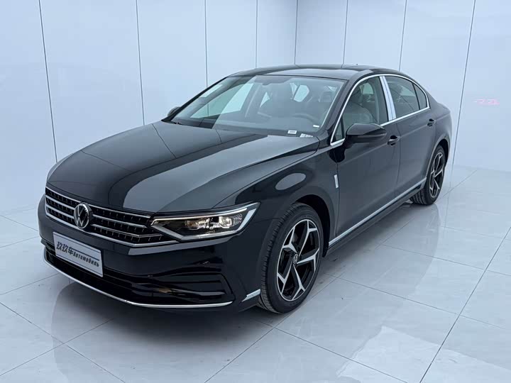 Magotan 2025 Facelift Zhongxiang Edition 280TSI DSG Luxury