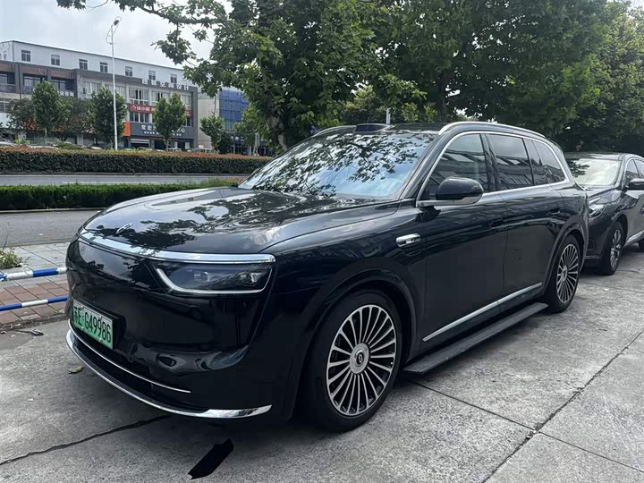 Wenjie M8 2025 extended range Ultra version 53.4kWh 6-seater version (192-line lidar)
