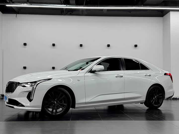 2022 Cadillac CT4 2022 28T Luxury