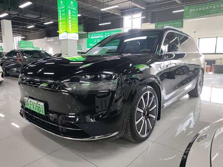 Wenjie M9 2024 extended range Ultra version 52kWh 6-seater version