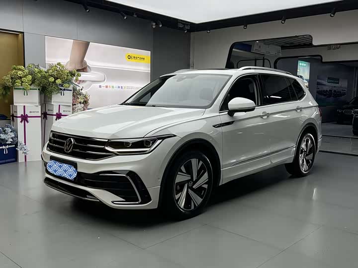 Tiguan L 2023 330TSI automatic two-wheel drive R-Line version