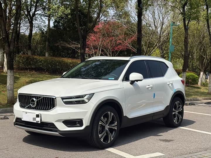 Volvo XC40 2022 T4 four-wheel drive Zhiyuan Sport Edition