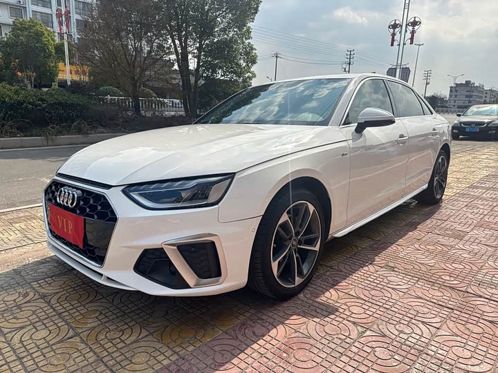 Audi A4L 2022 40 TFSI Fashionable and Dynamic