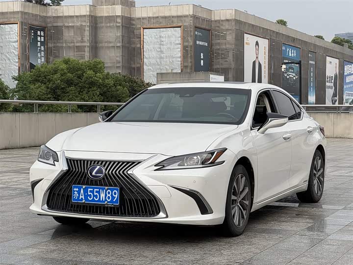 Lexus ES 2020 300h Excellence Edition
