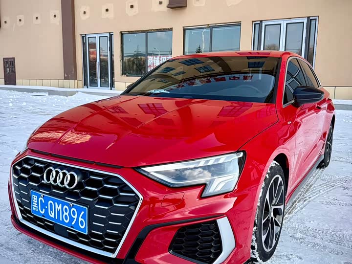 Audi A3 2021 Sportback 35 TFSI stylish and sporty