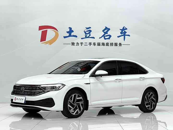 Sagitar 2023 280TSI DSG surpasses Lite version