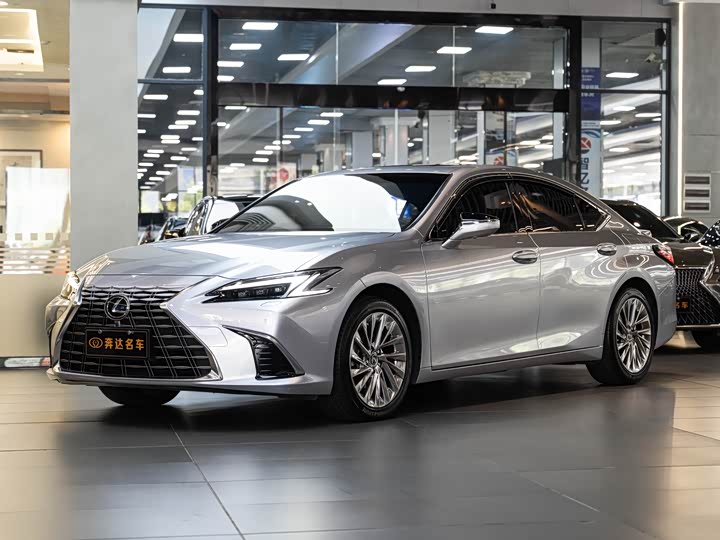 Lexus ES 2025 300h Executive Edition