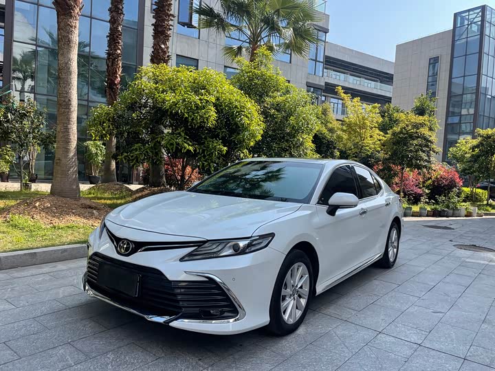 Camry 2023 2.0G Deluxe Edition