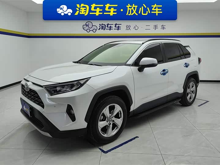 RAV4 2022 2.0L CVT 2WD Fashion Plus Edition