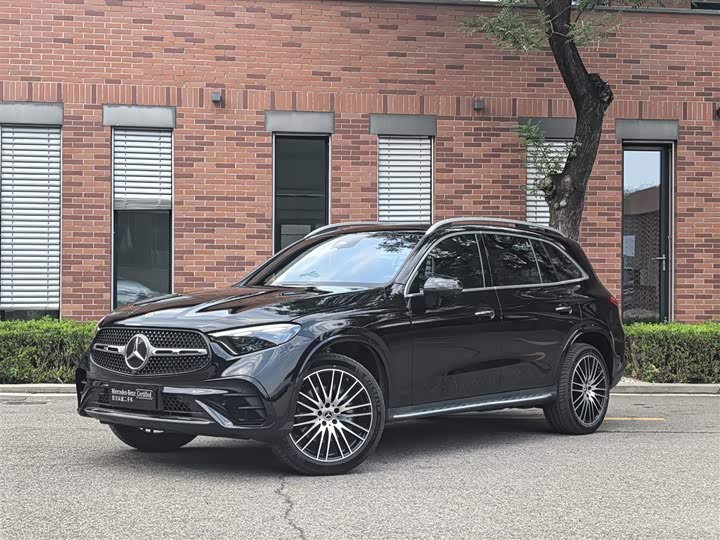 Mercedes-Benz GLC 2023 GLC 300 L 4MATIC luxury model 5 seats