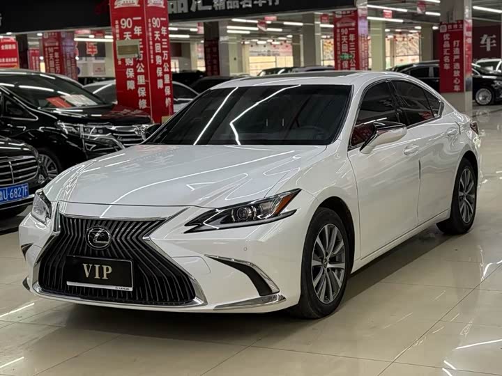 Lexus ES 2021 200 Deluxe Edition