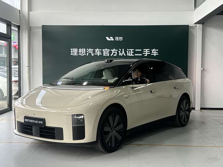 Ideal i6 2025 four-wheel drive standard version