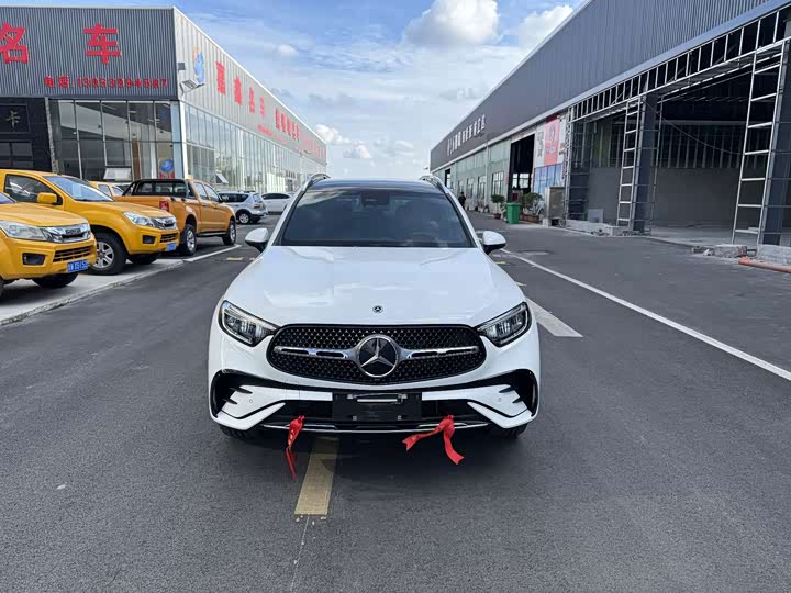Mercedes-Benz GLC 260 L 4MATIC Luxury 5-Seater
