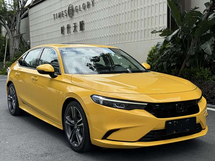 Stylish 2022 240TURBO CVT Exclusive Edition