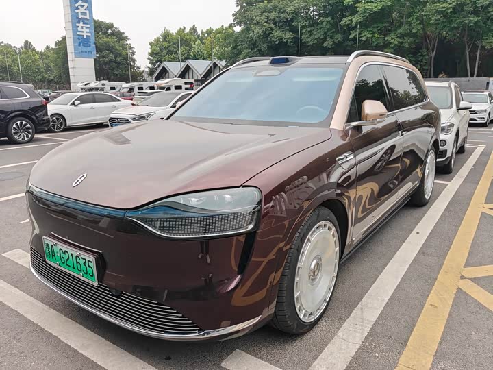 Wenjie M9 2024 extended range Ultra version 52kWh 6-seater version