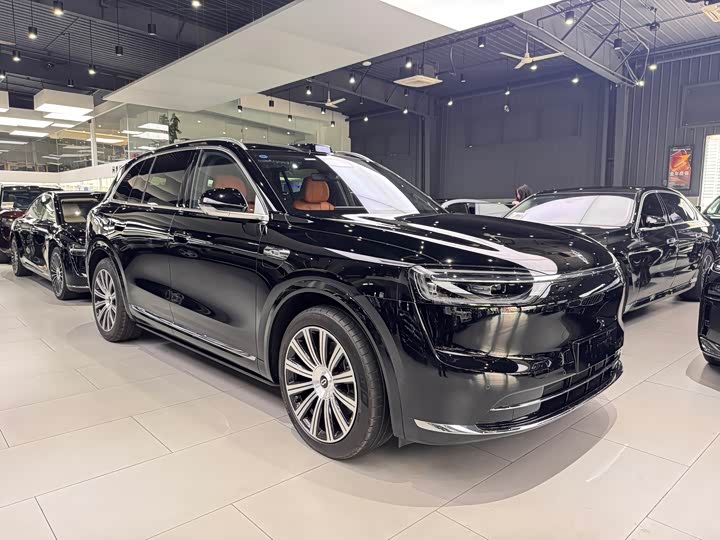 Wenjie M7 2026 extended range Ultra four-wheel drive version 6 seats (192-line lidar)