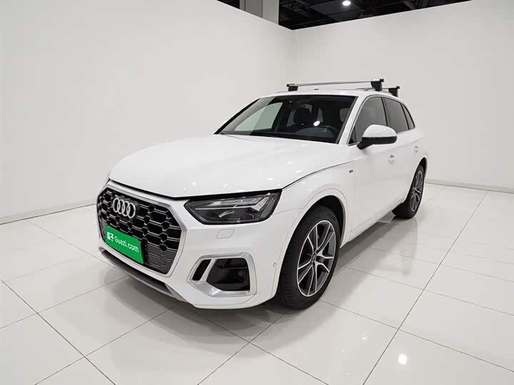 Audi Q5L 2022 40T luxury and dynamic model