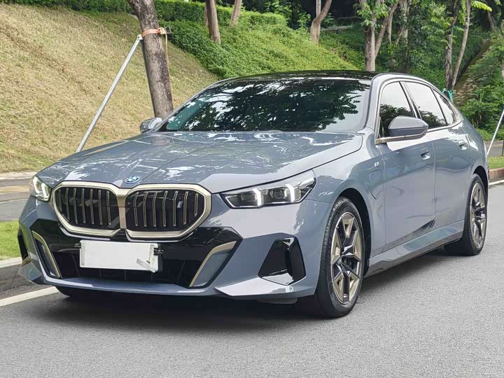 BMW i5 2024 eDrive 35L Exclusive Luxury Package