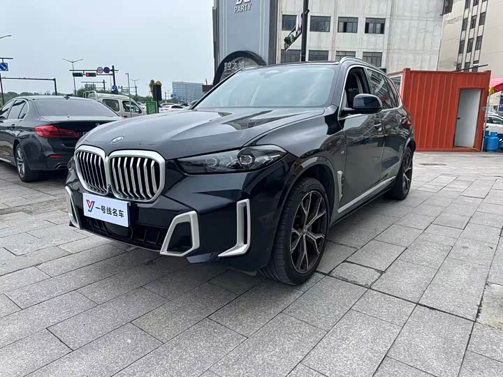 BMW X5 2023 xDrive 30Li M Sports Package