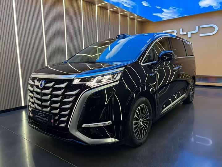 Denza D9 2025 DM-i smart driving version 1020 four-wheel drive flagship model
