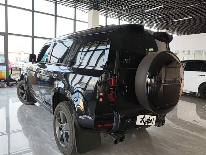 Land Rover Defender 2025 110 3.0T P400 X-Dynamic HSE