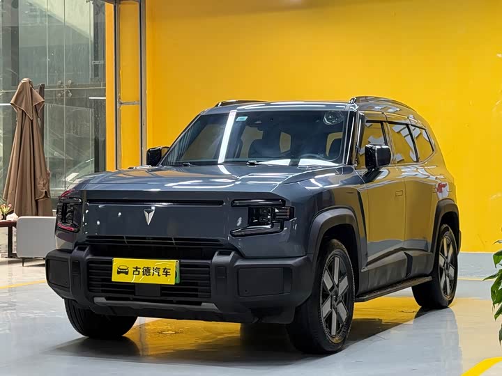 Dark blue G318 2024 two-wheel drive air suspension version
