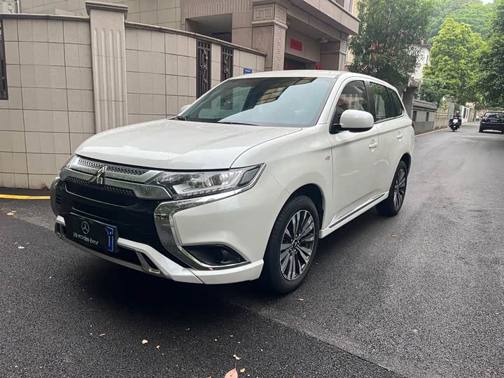 Outlander 2021 2.0L 2WD Entry-Level 5-Seater