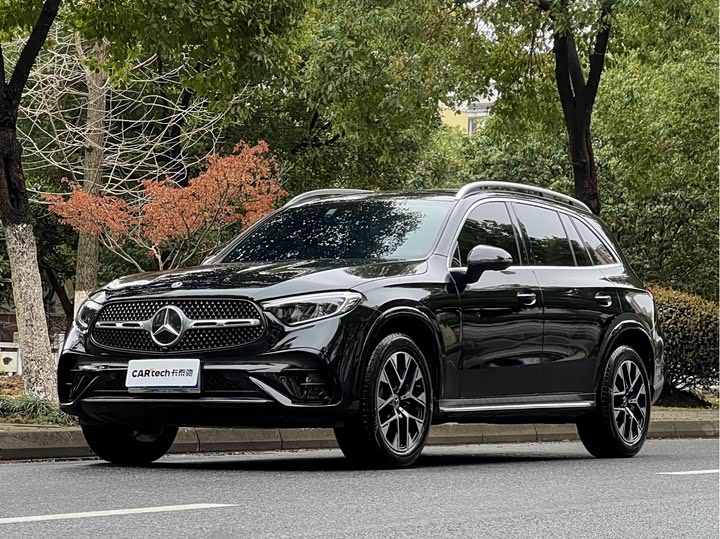 Mercedes-Benz GLC 2023 GLC 260 L 4MATIC luxury model 5 seats