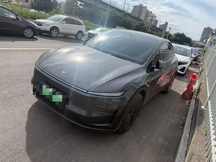 Model Y 2025 rear-wheel drive version
