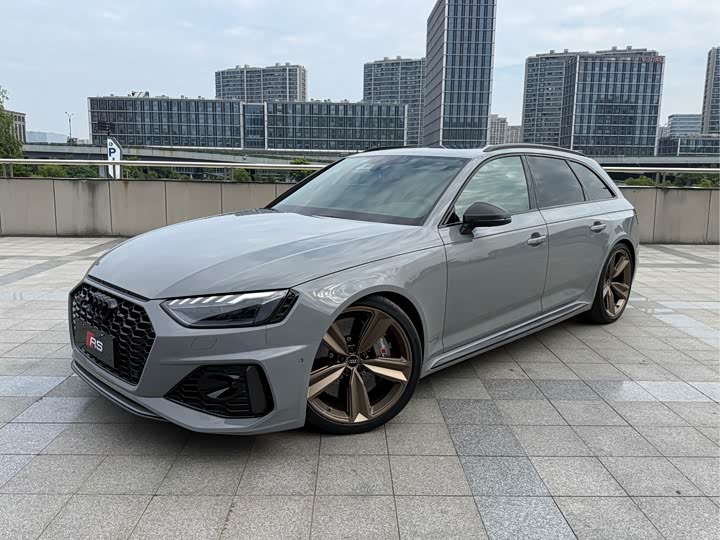 Audi RS 4 2022 RS4 Avant Dark Gold Edition