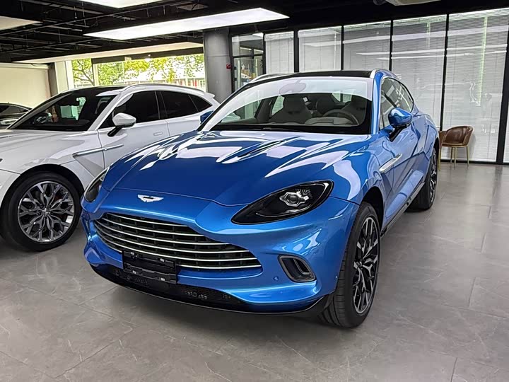 Aston Martin DBX 2024 4.0T V8