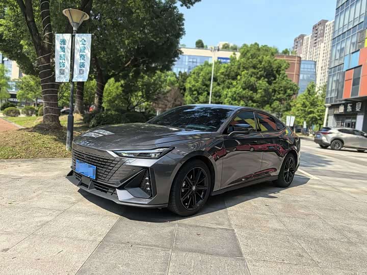 Changan UNI-V 2022 1.5T premium model